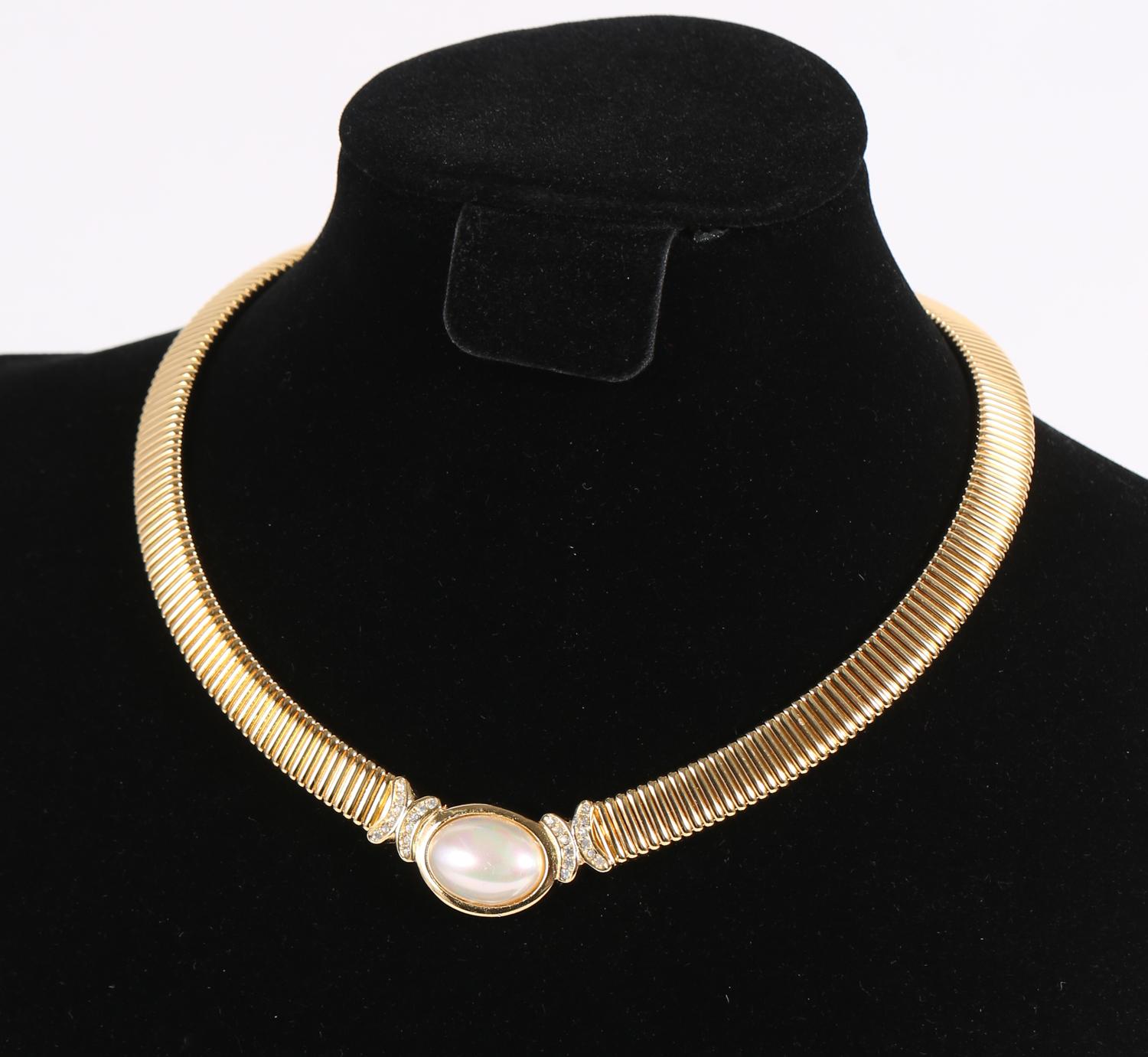 iGavel Auctions: Christian Dior Costume Jewelry Pearl Choker Necklace TS1S