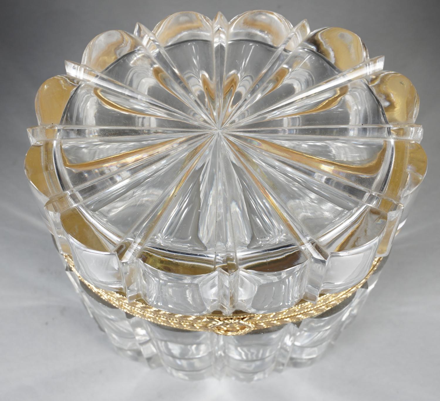 Download iGavel Auctions: Oval Gilt Metal and Pressed Glass Box ATR1 Yellowimages Mockups