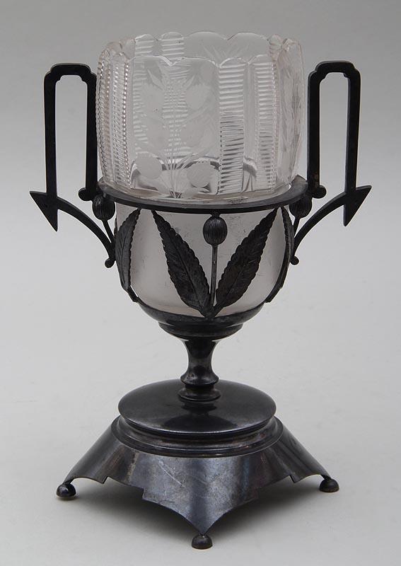 Exquisite antique Victorian Meriden silverplate handle celery vase