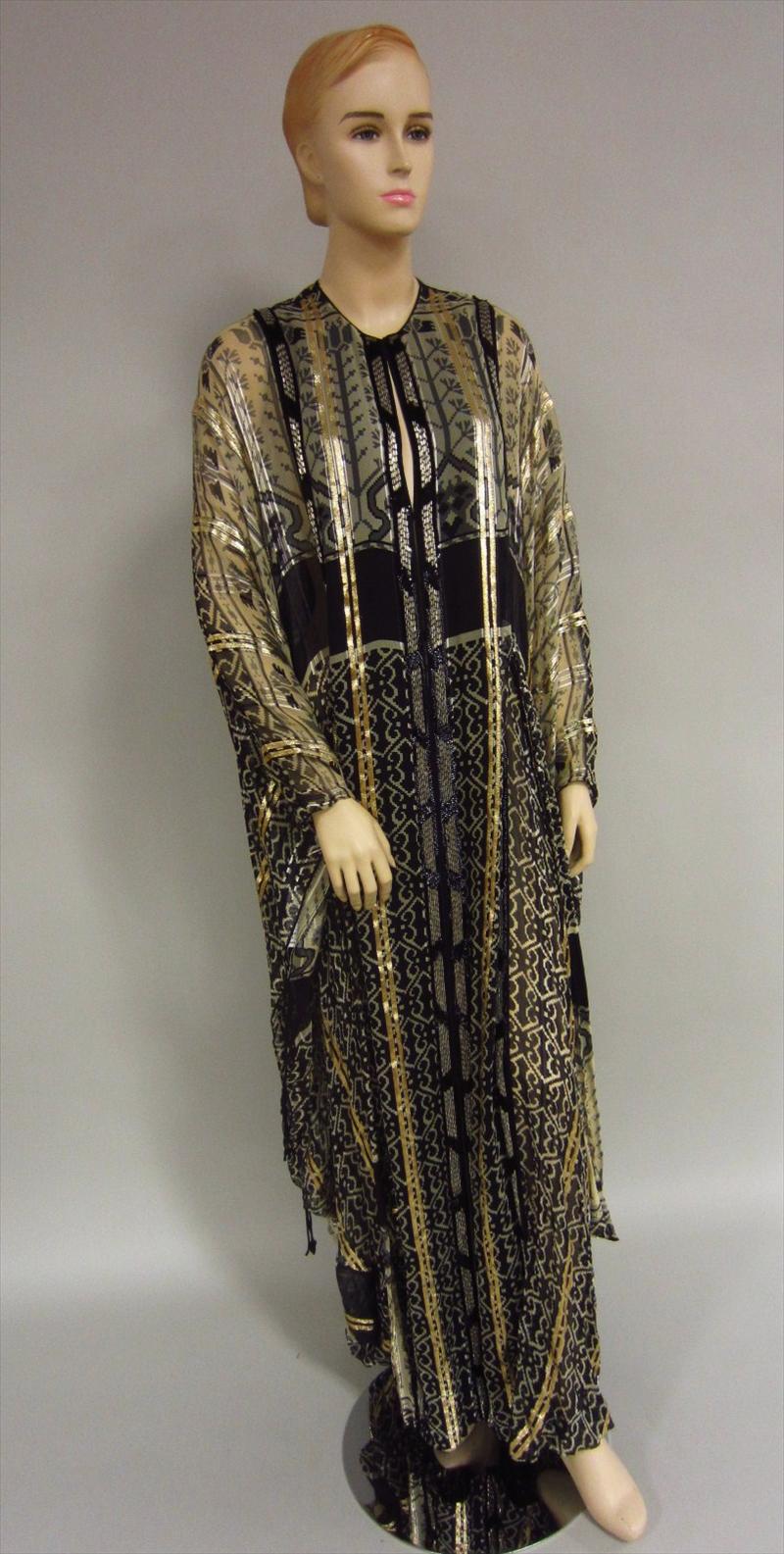 kaftan black and white
