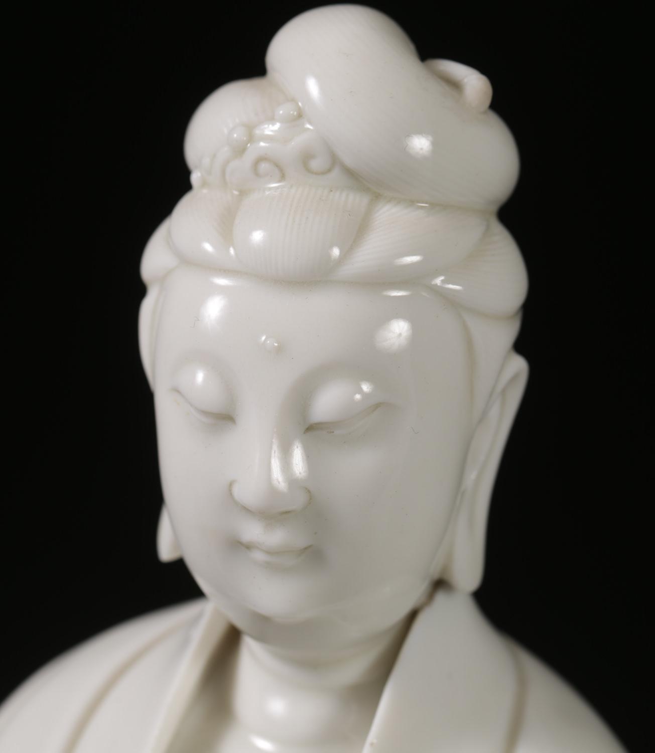 iGavel Auctions: Chinese Blanc de Chine Porcelain Figure of Guanyin