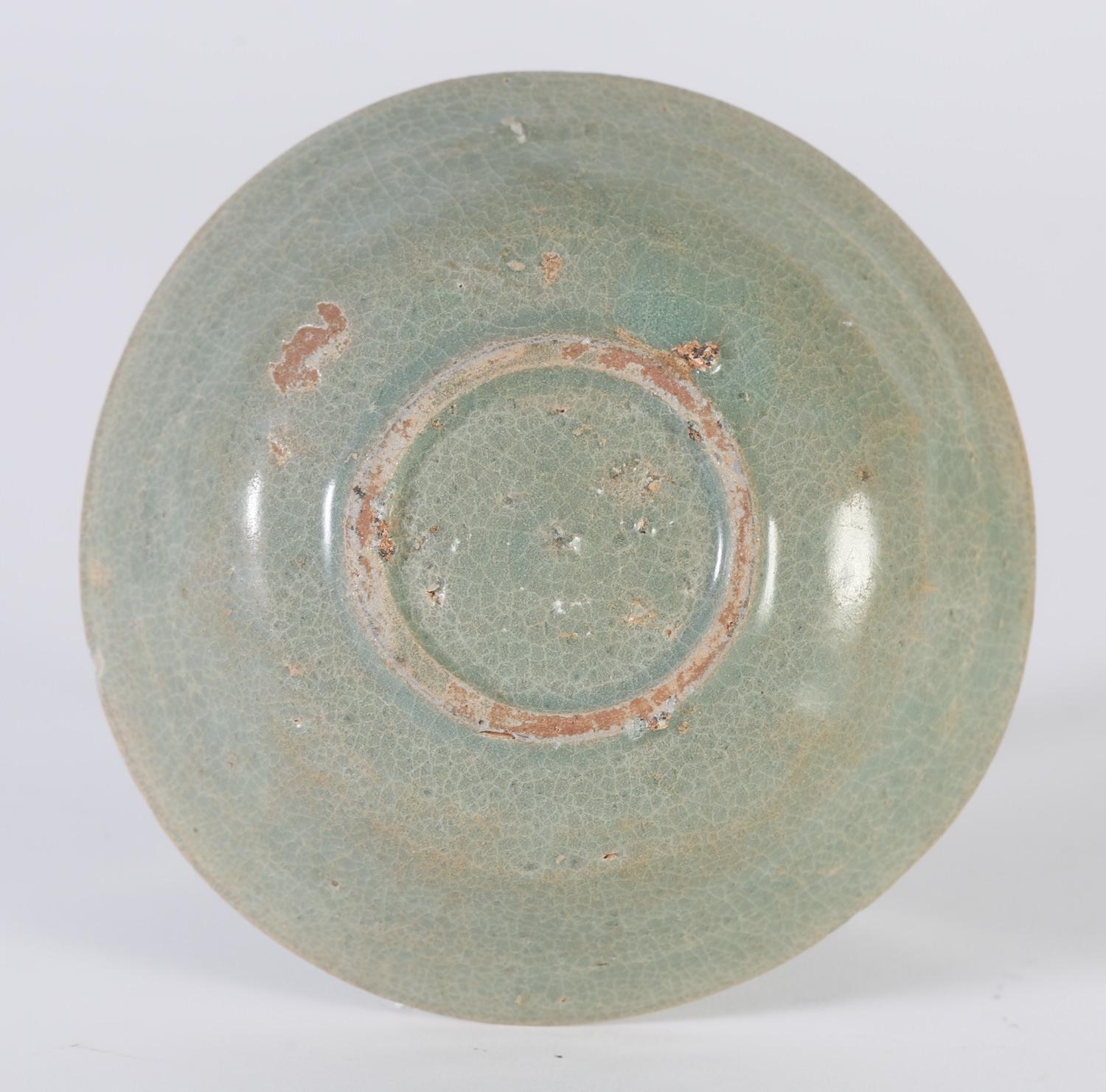 igavel-auctions-korean-impressed-celadon-dish-koryo-dynasty-fr3shlm